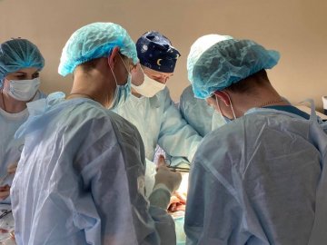 Волинські лікарі провели надскладну операцію 59-річному чоловікові