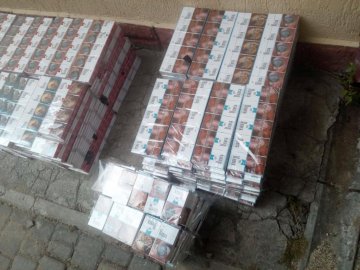 На волинському пункті пропуску у вагонах знайшли 5 тисяч пачок контрабандних сигарет