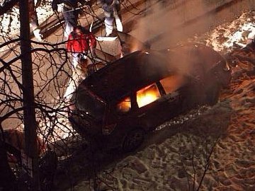 Спалили авто працівнику канадського посольства. ФОТО