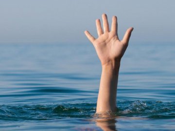 На центральному пляжі у Луцьку ледь не потонула 13-річна дитина