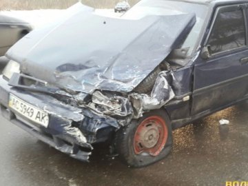 Аварія у Луцьку:  через ожеледицю зіткнулись автівки