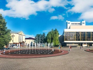 У центрі Луцька хочуть встановити надсучасний світловий фонтан замість бетонного «корита». ФОТО