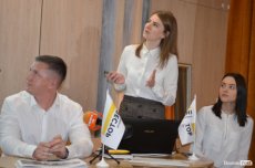 Фіналісти конкурсу «Обличчя Інвесора» отримали подарунки від компанії. ФОТО*