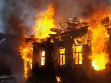 Волинян просять допомогти родині загиблого бійця відбудувати будинок після пожежі 