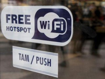 Табачник обіцяє студентам безкоштовний Wi-Fі без еротики