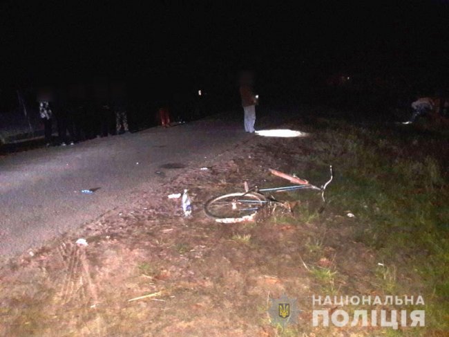 На Рівненщині 15-річний мотоцикліст збив велосипедиста, чоловіка госпіталізували. ФОТО