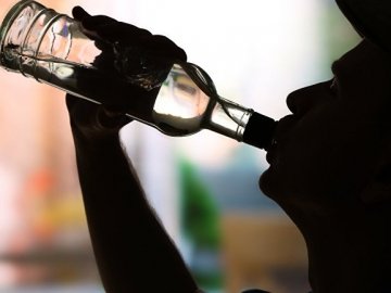 Статистика: сказали, скільки в Ратнівському районі алкоголіків