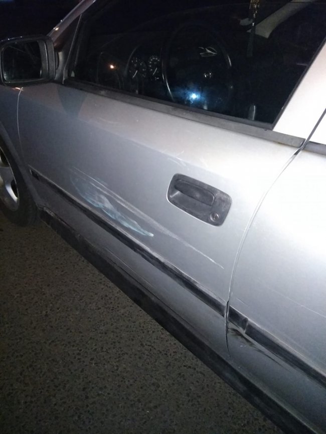 У Луцьку водій ВАЗ пошкодив припарковане авто і втік