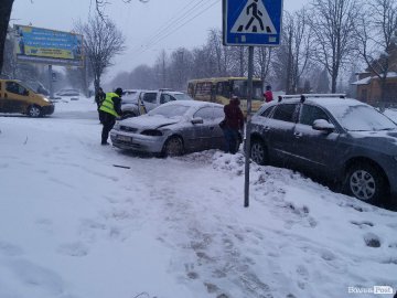Дорожний колапс у Луцьку: місто в заторах, повідомили про щонайменше 7 аварій