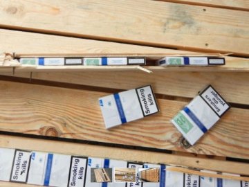 Польські митники затримали велику партію контрабандних сигарет, яку пропустили на «Ягодині»