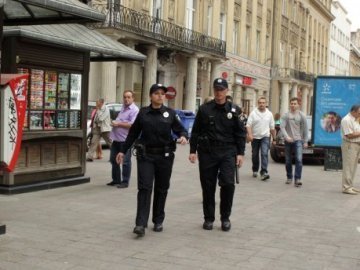 У Львові порушники побили і покусали поліцейських