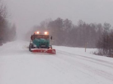 Дороги Волині чистять від снігу майже 70 машин