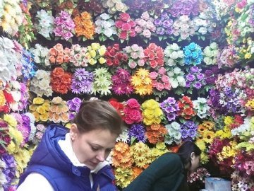 У Луцьку планують демонтувати квіткові кіоски біля ринку