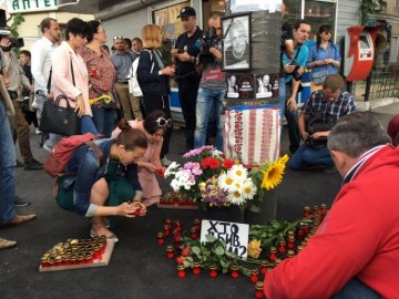У Києві вшановують пам’ять вбитого Шеремета