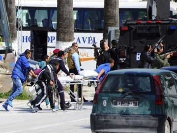 В Тунісі терорист діяв разом зі спільниками. ВІДЕО