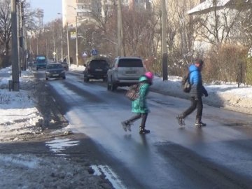 Небезпечне перехрестя у Луцьку: просять перехід