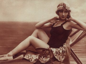 Фото луцьких пляжниць 100 років тому