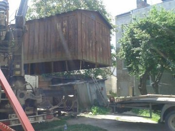 У Луцьку демонтують гаражі на двох вулицях міста. ФОТО