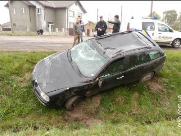 Аварія в Нововолинську: автомобіль злетів з дороги