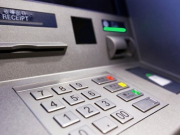 Українські банки повертатимуть гроші, вкрадені з карток