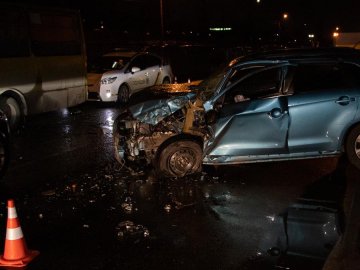 У Києві п'яна пенсіонерка на Mitsubishi протаранила маршрутку: постраждало 6 людей. ВІДЕО 