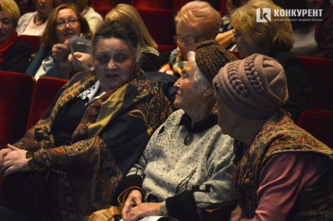 Луцькі пенсіонери зможуть безкоштовно відвідувати театр