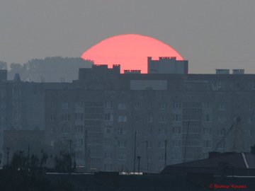 Фотограф показав, як сходить сонце над Луцьком. ФОТО