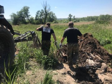 На Дніпропетровщині розкопали речі загиблих в Іловайському котлі атовців