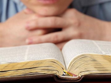 «Рівень моралі і цінностей падає»: у закладах освіти Луцька хочуть факультативно впровадити християнську етику 