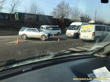 У Луцьку зіткнулись BMW та Renault: є постраждалі