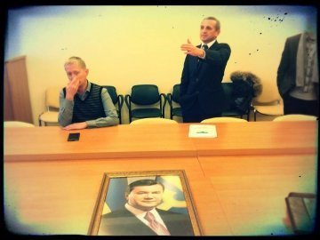 На «викрадачів» портретів Януковича з Волиньради відкрили кримінал