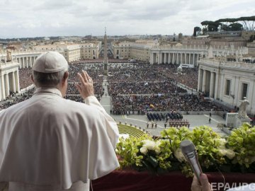 Папа Римський у Великодній промові закликав до миру в Україні 