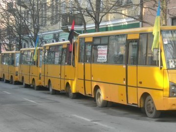У Тернополі маршрутчики страйкують, бо не хочуть безплатно возити пенсіонерів