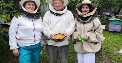 Секрети бджолярського ремесла від подружжя пасічників-рекордсменів з Волині