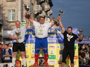Фінал кубка України зі стронгмену відбудеться у Луцьку. ФОТО