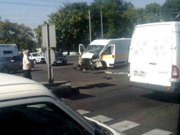 Жахлива аварія у Харкові: зіштовхнулись маршрутка, швидка та вантажівка