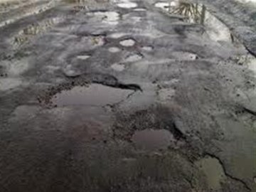 За ремонт доріг на Рівненщині волинській фірмі винні понад 20 мільйонів гривень