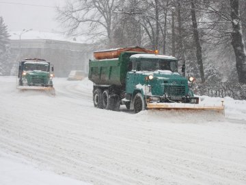 У Луцьку оштрафували двох чиновників за неналежне прибирання снігу 