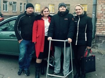 Волинський волонтер Валерій Ліщина вперше вдома після аварії
