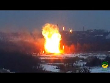 Опублікували відео, як український військовий одним пострілом знищив ворожу бронемашину