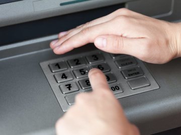 ПриватБанк запустив систему безпечної зміни ПІН-коду картки онлайн*