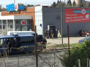 Поліція знешкодила терориста, який захопив заручників у Франції