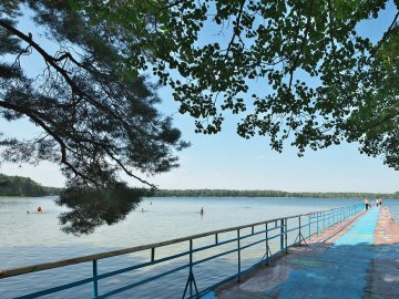 Відпочинок на вихідних у Мельниках на озері Пісочне: ціни та умови 