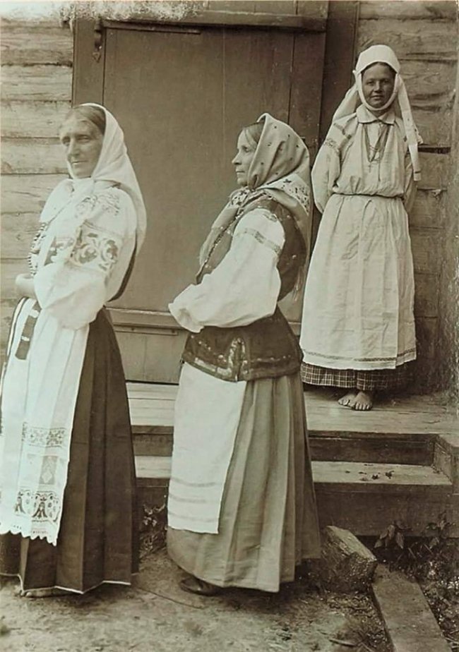 Волинські модниці 100 років тому. РЕТРОФОТО