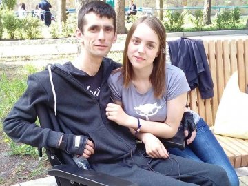 Волинян просять допомогти на лікування  паралізованому 27-річному чоловікові