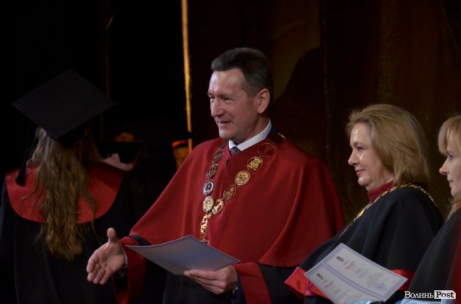 Більше тисячі магістрів СНУ імені Лесі Українки отримали дипломи. ФОТО