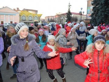 У Ковелі понад сто дітей танцювали святковий флеш-моб. ФОТО