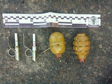 На місці потрійної ДТП поліція знайшла дві гранати