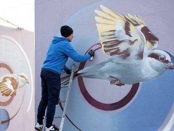 У луцькому «Сіті Парку» львів'янин створив нову експозицію вуличного мистецтва. ФОТО