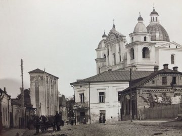 Будинок Косачів у Луцьку та знаменитий костел на ретрофото 